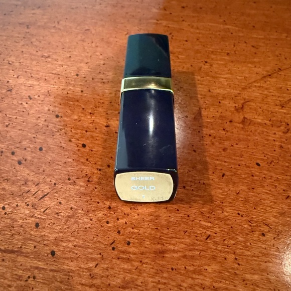 Chanel Brilliant Soleil Sheer Brilliance Lipstick in 01 Gold - Picture 3 of 4